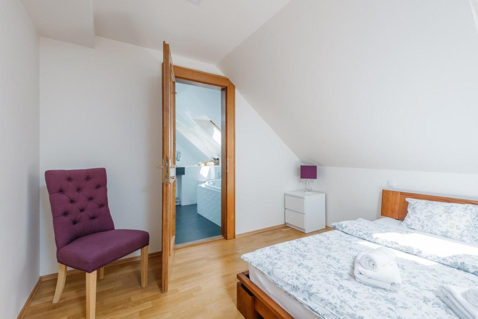 Eli Spacious With Old Town View, Parking & Ac Apartament